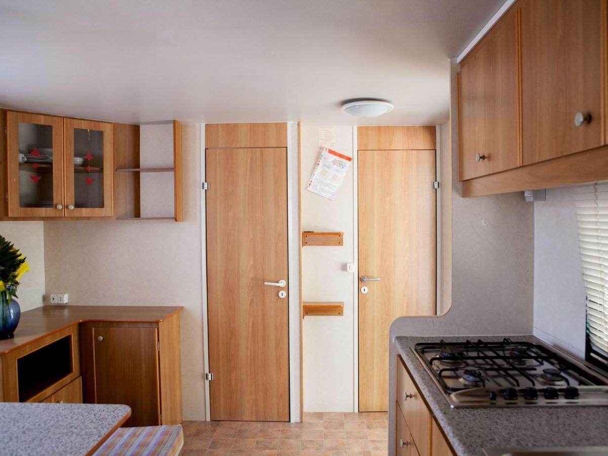 Mobile Home In Cavallino-Treporti With Terrace 외부 사진